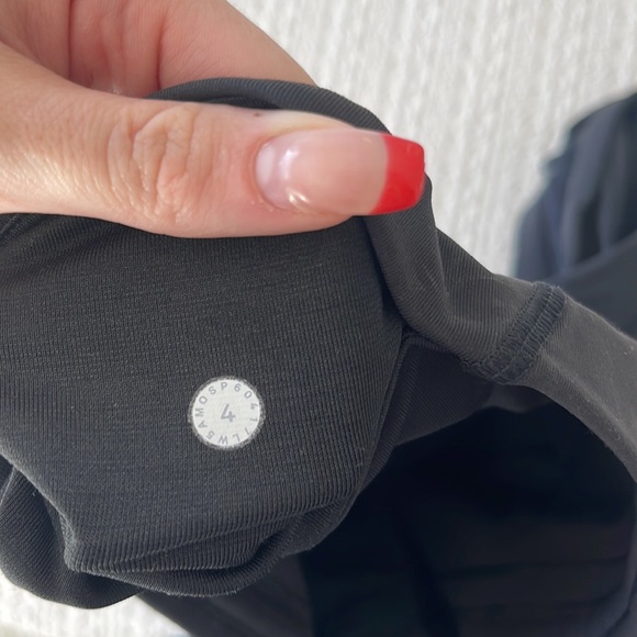 Lululemon Black Mesh Workout Leggings - Picture 5 of 5